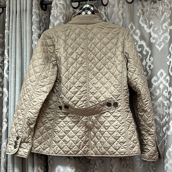 Burberry Brit Quilted Puffer Jacket Size Medium - Picture 5 of 13